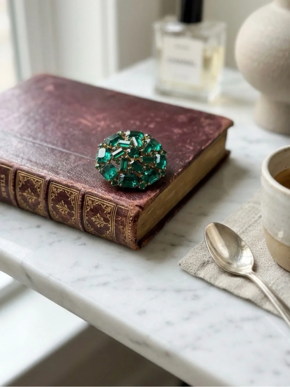 Vintage Weiss Emerald‎ Green Rhinestone Brooch Mid Century Statement Jewelry